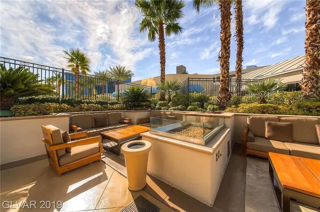 Strip View Penthouse Balcony 37617 Ferienhaus *